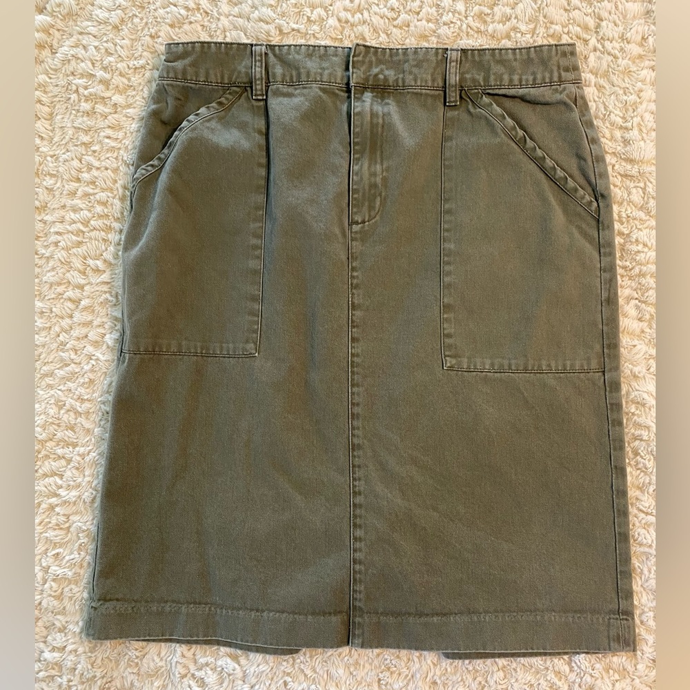 Gap Women’s size 12 Kakhi Green Utility Skirt